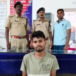 रेसुब भांटापारा ने प्रबल एप के सहयोग से बिलाईगढ़ के टिकट दलाल को 17 नग टिकट के साथ पकड़ा