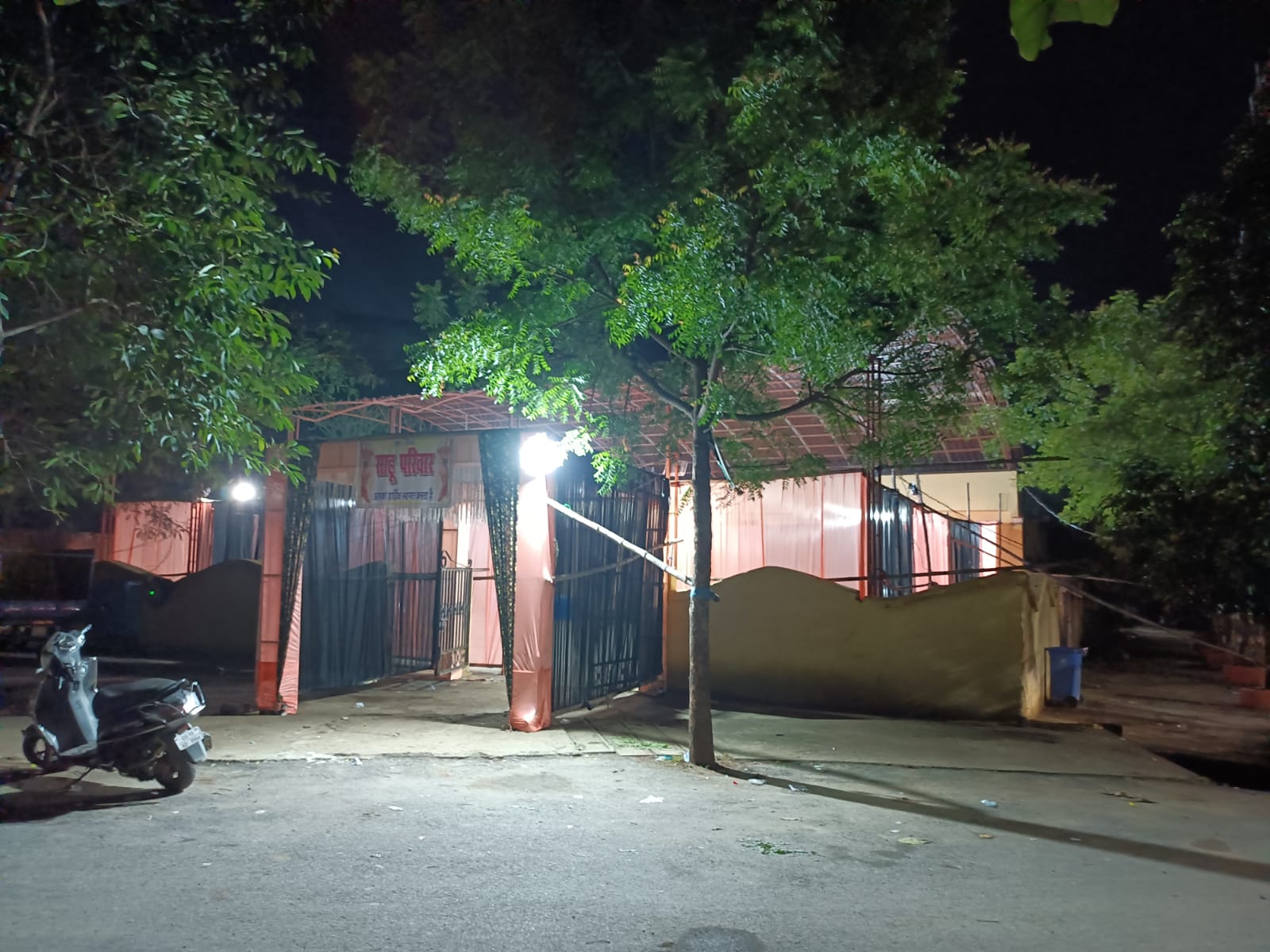 सामुदायिक भवन में आए दिन हंगामे और डीजे के शोर से कॉलोनी वासी त्रस्त0 पार्षद की मनमर्जी की कॉलोनी और मोहल्ला वासियों ने की शिकायत