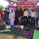 *छग पटवारी संघ का अनिश्चित कालीन हड़ताल 6 वें दिन भी जारी, 8 सूत्रीय मांगों को लेकर अनिश्चित कालीन हड़ताल पर हैं पटवारी*  *प्रांतीय उपाध्यक्ष फारूक जावेद हड़ताली पटवारियों का उत्साह बढ़ाने और समर्थन देने पहुँच रहे है ब्लॉक मुख्यालय*