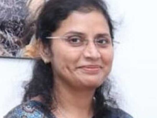 कलेक्टर डॉ सिद्दीकी ने जिले के प्रगतिरत कार्यों की बैठक ली