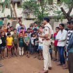रेसुब रायपुर ने आमजनों और रेल यात्रियों को जगरुकता अभियान चलाकर रेल यातायात के प्रति गंभीरता से लेने की समझाइश दी