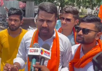 *कांग्रेस नेताओं को फायदा पहुँचाने के लिए सिटी बस स्टॉप और ऑटो स्टैंड को हटाकर बनाये जा रहे अवैध काम्प्लेक्स के खिलाफ भाजपाइयों ने खोला मोर्चा, कलेक्टर के नाम सिटी मजिस्ट्रेट को सौपा ज्ञापन