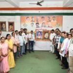 कांग्रेस भवन रायगढ़ में झीरम घाटी के शहीदों को श्रद्धांजलि दी गई व स्व. डॉ शक्राजीत नायक की जयंती कार्यक्रम सम्पन्न हुआ*