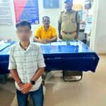 78 हजार के 19 ई टिकट के साथ एक युवक रेल सुरक्षा बल भाटापारा के हत्थे चढ़ा