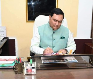 Dr Sanjay Alung IAS ने रायपुर संभाग आयुक्त का पदभार सम्भाला कार्यालय का निरीक्षण कर नियमानुसार काम करने दिए निर्देश