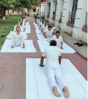 रेसुब रायगढ़ ने 21जून बुधवार को विश्व योग दिवस के दिन बैरक प्रागंण में किया योग अभ्यास