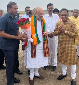 गृह मंत्री अमित शाह  का रायपुर विमानतल में पूर्व मंत्री अमर अग्रवाल ने किया स्वागत
