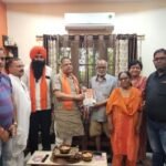 *संपर्क से समर्थन अभियान में पूर्व मंत्री अमर अग्रवाल ने घर घर जाकर केंद्र सरकार की उपलब्धियों के बारे में जनता को किया जागरूक।*