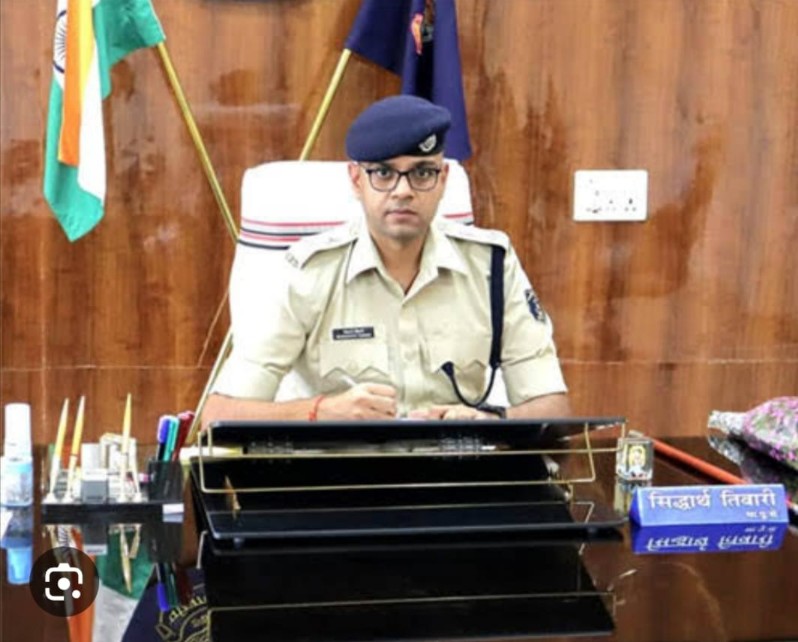 पुलिस अधीक्षक ने किया 13 पुलिसकर्मियों का तबादला