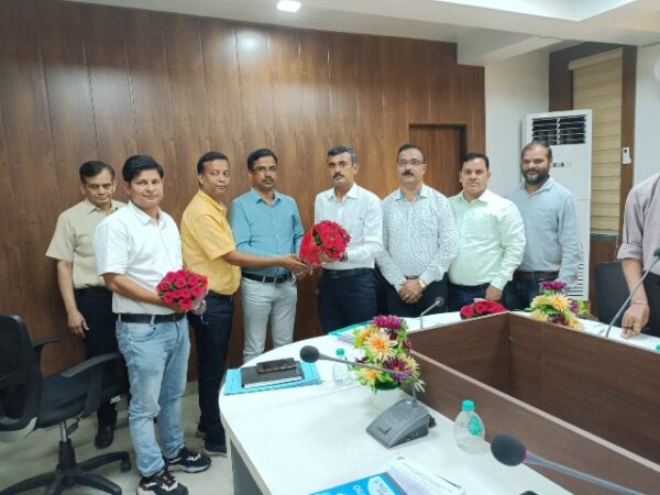 *छ.ग. राज्य विद्युत मंडल पत्रोपाधी अभियंता की  विद्युत कंपनी के अध्यक्ष के साथ बैठक संपन्न * *कनिष्ठ अभियंता के पद पर नई सीधी भर्ती एवं विभागीय भर्ती शीघ्र*