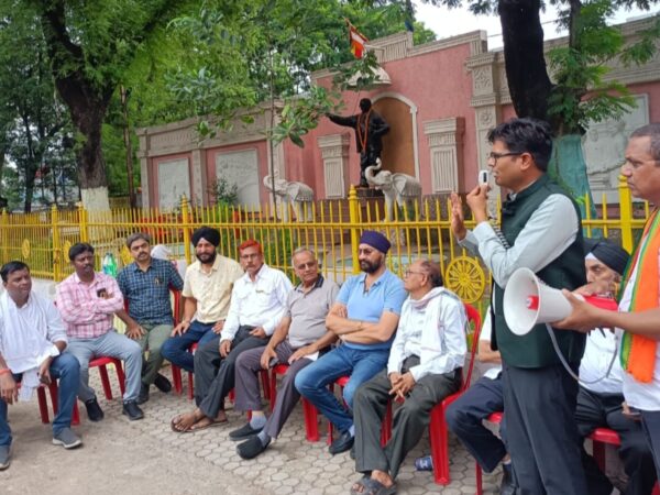 *समान नागरिक संहिता के पक्ष में जनसमर्थन जुटाने ओपी चौधरी ने सम्हाला मोर्चा*  *समान कानून को लेकर ओपी ने रखा मोदी सरकार का पक्ष*