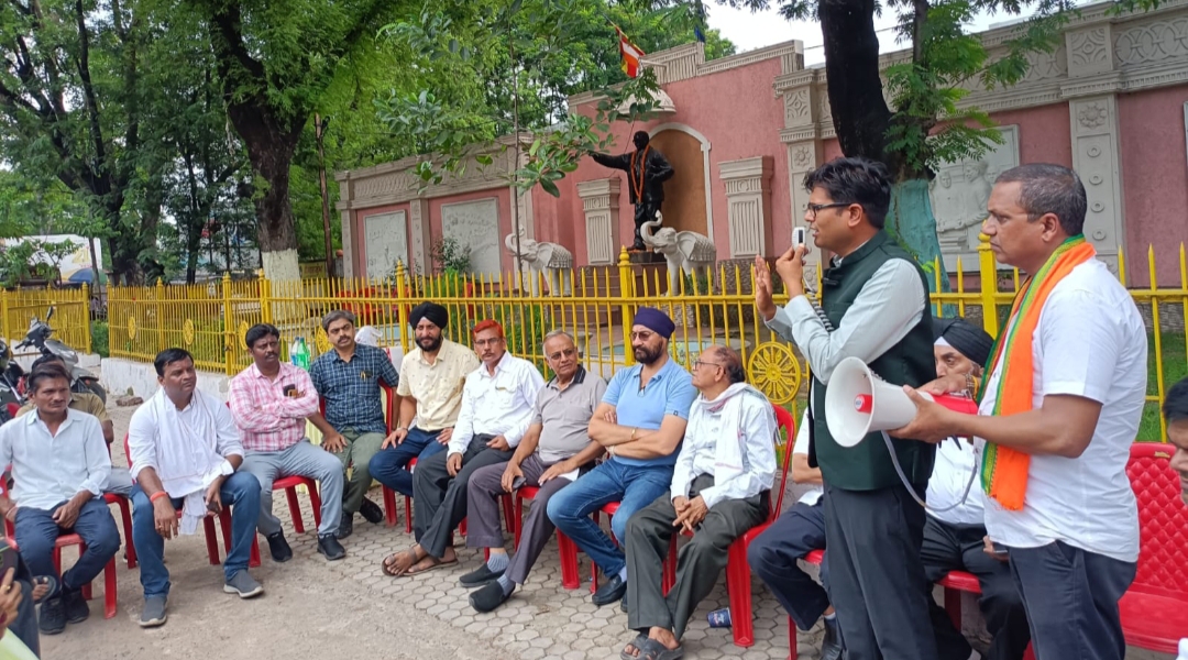 *समान नागरिक संहिता के पक्ष में जनसमर्थन जुटाने ओपी चौधरी ने सम्हाला मोर्चा*  *समान कानून को लेकर ओपी ने रखा मोदी सरकार का पक्ष*