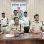 चक्रधरनगर पुलिस ने रायपुर से*चिटफंड कंपनी प्रतिष्ठा इन्फॉकन के फरार डायरेक्टर को किया गिरफ्तार*  ● *प्रतिष्ठा इन्फॉकन चिटफंड कंपनी के अब तक 8 डायरेक्टर और शेयर होल्डर पर हो चुकी है कार्यवाही*