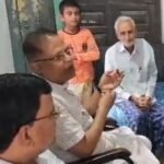 पांच सालों से स्वास्थ्य मंत्री ढाई घर की चाल में रहे उलझे.. स्वास्थ्य सेवाएं ठप्प – श्री अमर अग्रवाल*  *डायरिया से मृत महिला के परिजनों से मिले पूर्व मंत्री अमर अग्रवाल*