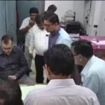 *संभागायुक्त श्री भीमसिंह ने जिला कार्यालय सहित एसडीएम, तहसील कार्यालय का किया निरीक्षण*तहसीलदार के रीडर और नकल शाखा के प्रभारी को शोकाज नोटिस*
