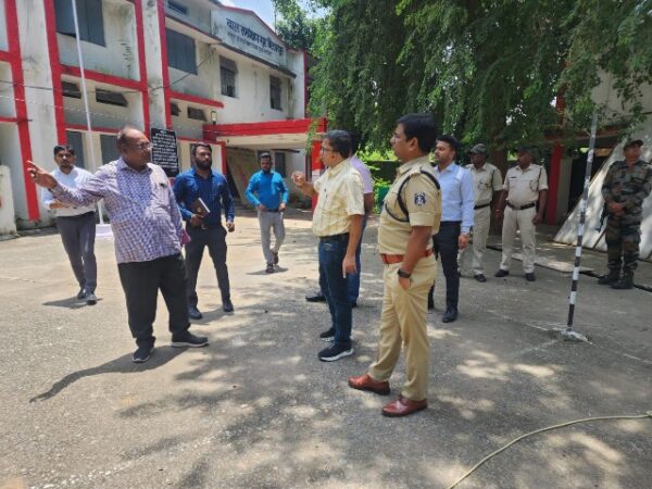*कलेक्टर-एसपी ने किया बाल संप्रेक्षण गृह का आकस्मिक निरीक्षण*  *नये भवन में जल्द शिफ्ट करने दिए निर्देश*