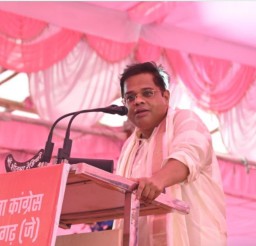 पाटन को चाचा और भतीजा से मुक्ति दिलाएगी जोगी कांग्रेस – अमित जोगी मुख्यमंत्री के निर्वाचन क्षेत्र पाटन विधानसभा में अमित जोगी ने भरी हुंकार