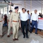 <em>प्रधानमंत्री श्री नरेन्द्र मोदी के कार्यक्रम की तैयारियों का निरीक्षण करने पहुंचे मुख्य सचिव</em> <em>अमिताभ जैन व डीजीपी अशोक जुनेजा</em>
