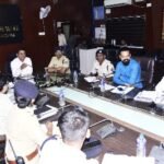<em>कलेक्टर ने रिटर्निंग अफसरों की बैठक लेकर की नामांकन तैयारी की समीक्षा</em>