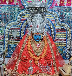 आई तुलजा भवानी मंदिर रंग बिरंगी लाइटों से सजा माता का किया गया विशेष श्रृंगार: शशांक चौहान