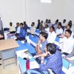 कलेक्टर ने ट्रेनिग ले रहे लोगों से पूछा,<em> व्हीव्हीपेट मशीन का फुल फार्म</em>, सही जवाब बताने में दिक्कत हुई