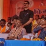 केंद्रीय मंत्री <em>धर्मेंद्र प्रधान के समक्ष कांग्रेस नेता बलबीर शर्मा ने जय श्री राम का नारा लगाकर किया भाजपा प्रवेश</em>