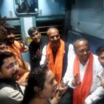 कोटा से पेंड्रारोड तक प्रबल प्रताप सिंह जूदेव ने ट्रेन में सफर की सभी स्टेशनों में लोगों ने की आतिशी स्वागत