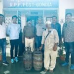 आरपीएफ गोंदिया ने फायर सेफ्टी ड्राइव के दौरान गोंदिया स्टेशन में पकड़ा दो एलपीजी गैस सिलेंडर,1 आरोपी गिरफ्तार