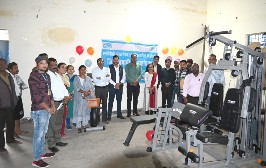 एनटीपीसी सीपत द्वारा नैगम सामाजिक दायित्व के तहत ग्राम गतौरा में जिम उपकरण का हस्तांतरण