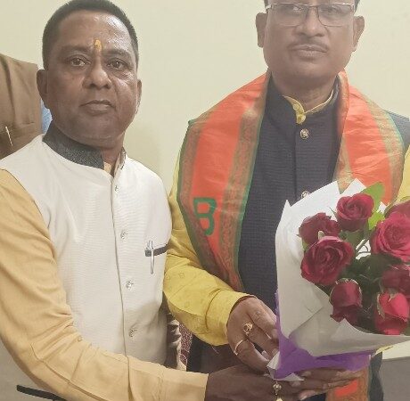 विष्णु देव साय के मुख्यमंत्री चुने जाने पर वार्ड 36के चुनाव प्रभारी वीरेन्द्र चौधरी ने दी बधाई