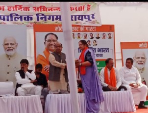 मोदी की गारंटी योजना के तहत वार्ड 31 में शामिल हुए विधायक पुरंदर मिश्रा