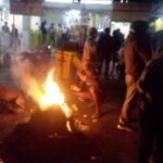 कड़ाके की ठंड में अलाव से राहत<br>0 शहर के 12 मुख्य चौक चौराहों पर निगम प्रशासन द्वारा जलाया जा रहा है अलाव