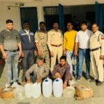 <em>साइबर सेल और पुसौर पुलिस की संयुक्त टीम ने ग्राम टपरदा में की अवैध शराब पर कार्रवाई</em>…..