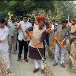 <em>भारतरत्न स्व.अटल जी का विराट व्यक्तित्व सुशासन के मायने में आधुनिक भारत के नवनिर्माण का आधार स्तंभ – अमर अग्रवाल</em> <em>मंत्रिमंडल में युवा पीढ़ी की सहभागिता लोकतंत्र की अनूठी मिसाल, पूरी होगी सभी घोषणाएं- अमर अग्रवाल</em>