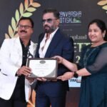 फिल्म एक्टर सुनील शेट्टी के हाथों से छत्तीसगढ के डी के सोनी अधिवक्ता को मिला Social Activist का अवार्ड