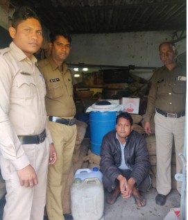 महुआ शराब पर अब तक की बड़ी कार्रवाई, आरोपी के कब्जे से 120 लीटर महुआ शराब की जप्ती…..