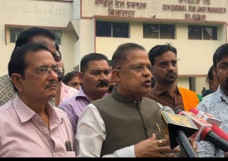 नागरिक सुविधाओं के लिए पूर्व मंत्री विधायक अमर अग्रवाल ने जोनल महाप्रबंधक एवं डीआरएम से की चर्चा
