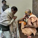 <em>नगर विधायक अमर अग्रवाल ने बिलासपुर पधारे महामंडलेश्वर स्वामी हरिहरानंद सरस्वती</em> का <em>अभिनंदन कर आशीर्वाद लिया</em>