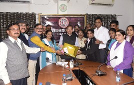 संभागायुक्त के.डी.कुंजाम को दी गई बिदाई