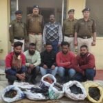 एम एल यादव को मिली शानदार कामयाबी कोचिंग रैक से बैटरी तांबा तार चोरी करने वाले जबलपुर के कबाड़ी के दुकान में छापे के बाद पांच लोग रेल सुरक्षा बल के हत्थे चढ़े