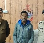 <em>पंडित सुंदर लाल शर्मा  विश्वविद्यालय के कुलपति को साधारण डाक से धमकी भरा पत्र भेजने वाला आरोपी कोनी पुलिस </em>के <em>गिरफ्त</em> में