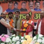 मुख्यमंत्री विष्णुदेव साय ने विधायक पुरंदर मिश्रा को किया सम्मान