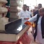 जगन्नाथ मंदिर और वीआईपी रोड श्री राम मंदिर  में झाड़ू लगाकर सफाई अभियान का आगाज़ किया श्री मिश्रा खुली जीप पर सवार हो श्री राम के जयकारे लगा कार्यकर्ताओ में जोश भरे