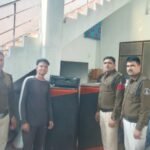 <em>चक्रधरनगर पुलिस ने  तेज ध्वनि से बज रहे एमप्लीफायर और साऊंड बाक्स </em>को <em>किया जप्त, संचालक पर कोलाहल अधिनियम के तहत कार्यवाही</em>……
