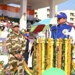 एनटीपीसी लारा में  75 वें गणतंत्र दिवस पर परियोजना प्रमुख अखिलेश सिंह ने राष्ट्रीय ध्वज फहराया