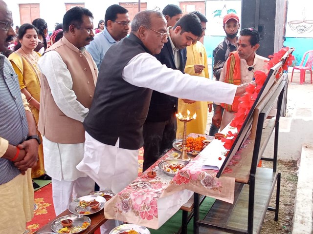 सरस्वती शिशु मंदिर उ.मा. विद्यालय कोटा में प्राजंल मिश्रा तहसीलदार कोटा के मुख्यातिथ्य में मां सरस्वती एवं माता-पिता की हुई पूजा