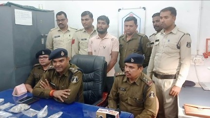 चोरी के मामलों में खरसिया पुलिस को मिली सफलता, नगदी रकम समेत 11 लाख के सोने चांदी जेवरातों के साथ आरोपी गिरफ्तार….