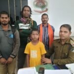 <em>सरसींवा से भटक कर रायगढ़ आये बालक को जूटमिल पुलिस की सुरक्षित परिजनों के सुपुर्द</em>…..