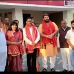 ओडिशा सांसद श्रीमती अपराजिता षड़ंगी पहुंच मां महामाया के दरबार में मत्था टेक पूजा अर्चना की