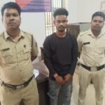 रेलवे स्टेशन चौक पर धारदार हथियार लहरा रहे युवक पर कोतवाली पुलिस की आर्म्स एक्ट कार्रवाई…..